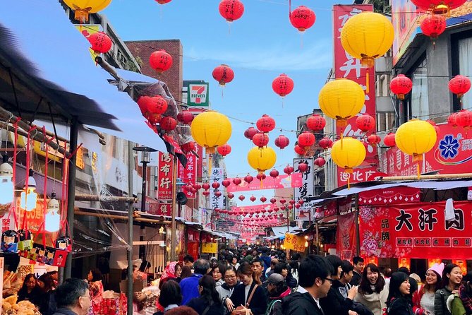 2-Hour Private Dadaocheng Walking Tour - Taipei Xia Hai City God Temple and local wishes