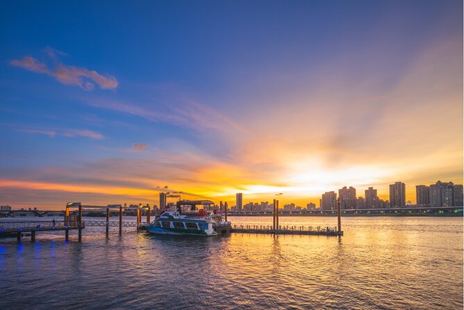 2-Hour Private Dadaocheng Walking Tour - What the private format is worth at $35