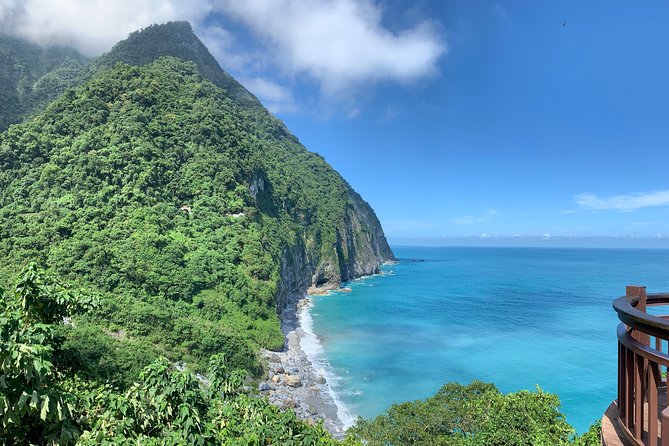 5-Day Round Taiwan Charter Car Tour - Day 4: The Pacific coast from Xiaoyeliu to Shitiping