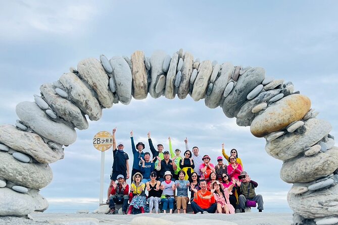 8 Day Private Tour Around Taiwan - Day 1: Taipei monuments, old shops, and Raohe after dark