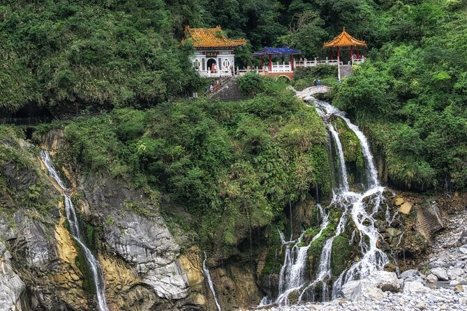 8-Hour Customize Your Wonderful Private Hualien Day Tour - Liyu Carp Lake and a quieter inland option