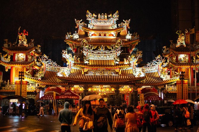 A Magical Evening in Taipei: Private City Tour - Raohe Street Night Market: the evening’s main course