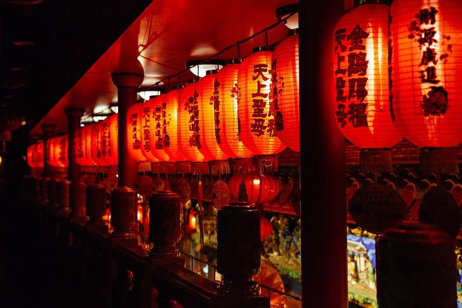 A Magical Evening in Taipei: Private City Tour - Walking to Rainbow Bridge and the love-locks