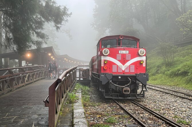 Alishan Day Tour from Chiayi (Incl. Park Entrance) - A useful pause at Chukou Visitor Center