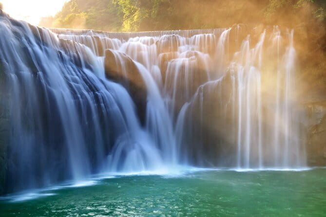 Alishan, Sun Moon Lake, Taichung Three Days Tour from Taipei - Who should book this trip?