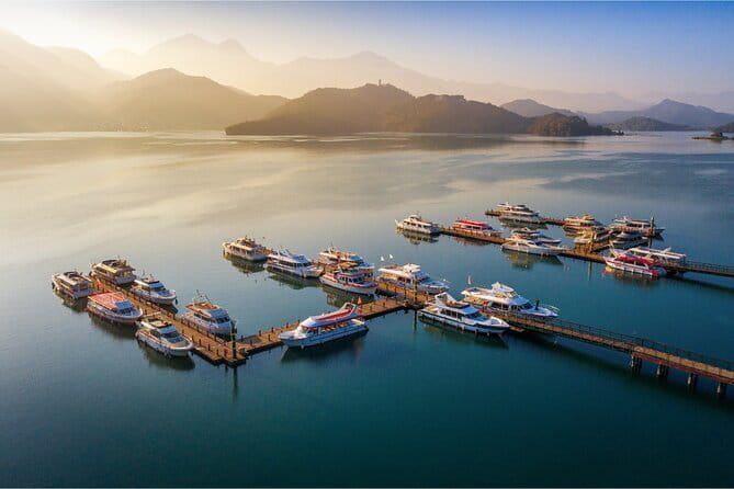 Alishan, Sun Moon Lake, Taichung Three Days Tour from Taipei - Day one: the road to Alishan