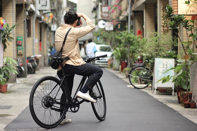 Best E-bike Cycling Tour in Taipei - Includes Local Food & Drinks - What makes this ride worth five hours