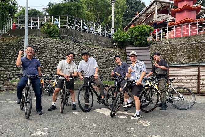 Best E-bike Cycling Tour in Taipei - Includes Local Food & Drinks - Lunch and art at Songshan Cultural and Creative Park