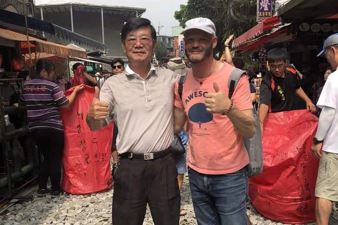 Charlie's Chartered-Private Tour Guide - Why an eight-hour private ride works well in Taipei