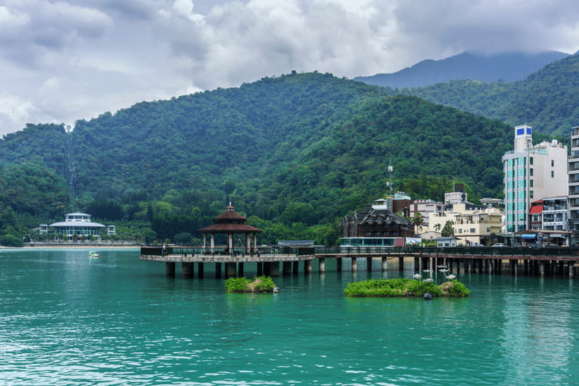 From Taipei: Nantou and Sun Moon Lake View Day Tour - What the guides add to the day