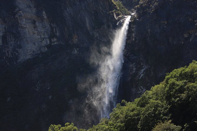 Full-Day Private Taroko National Park Tour from Hualien City - Baiyang Waterfall adds the day’s main walk