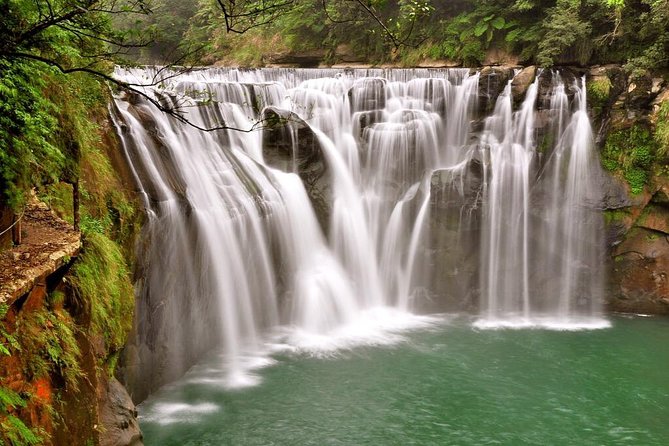 Full-Day Tour in Shifen, Jiufen & Yehliu of Taipei (Incl. ticket) - What to pack for this northeast coast outing
