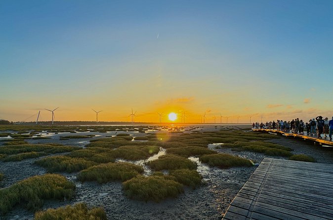 Gaomei Wetlands, Rainbow Village, Miyahara & Zhongshe from Taipei - Miyahara turns an old clinic into a dessert stop