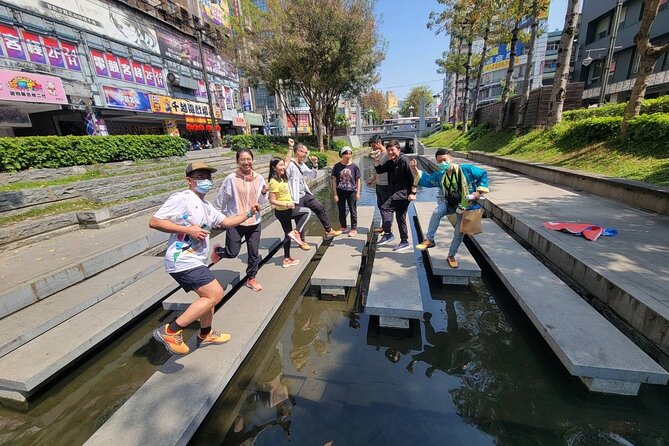 Guided Historical Tour in Taichung with Suncake DIY Experience - Ji Guang Stinky Tofu brings the strongest food contrast