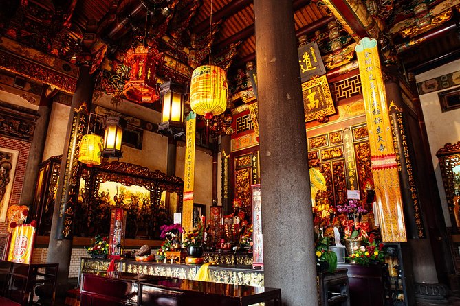 Highlights & Hidden Gems With Locals: Best of Taipei Private Tour - Reading the stories at Bao’an Temple