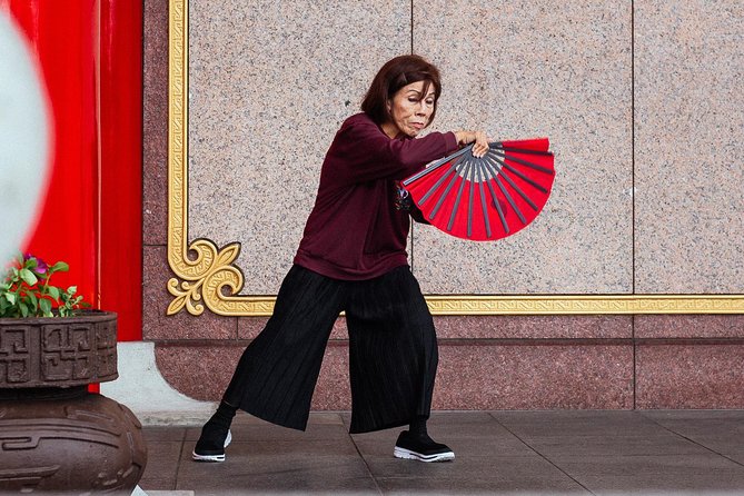 Highlights & Hidden Gems With Locals: Best of Taipei Private Tour - Neighborhood streets and a 38-year-old bubble tea shop