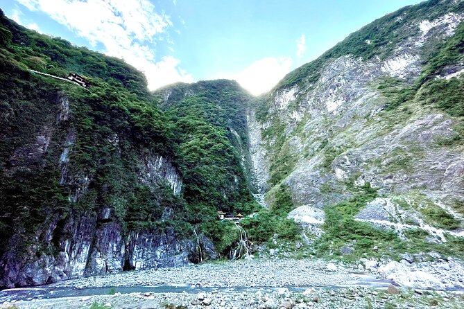 Hualien Taroko Day Tour From Ximending - Meeting at Ximen Station at 8:00 a.m.