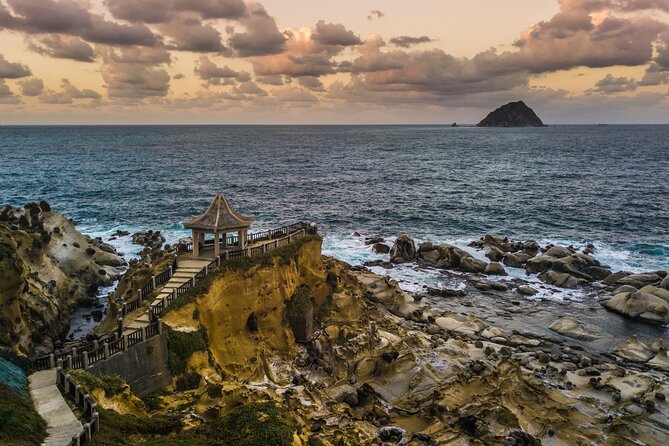 Jiufen, Heping Island Park & Keelung Night Market Day Tour - Heping Island GeoPark: Taiwan’s Coastal Change of Scene