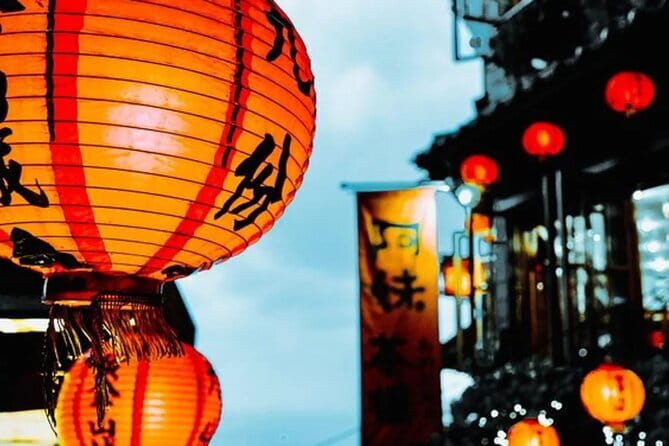 Jiufen, Shifen and Houtong Cat Village Private Tour - Shifen Old Street: railway tracks and the lantern ritual