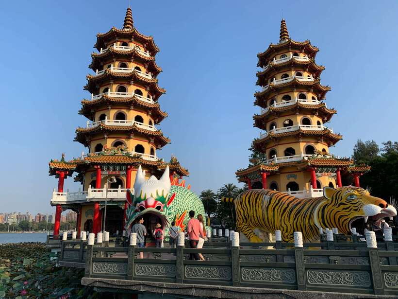 Kaohsiung: Private City Tour with Fo Guang Shan Museum - Key points to know before booking