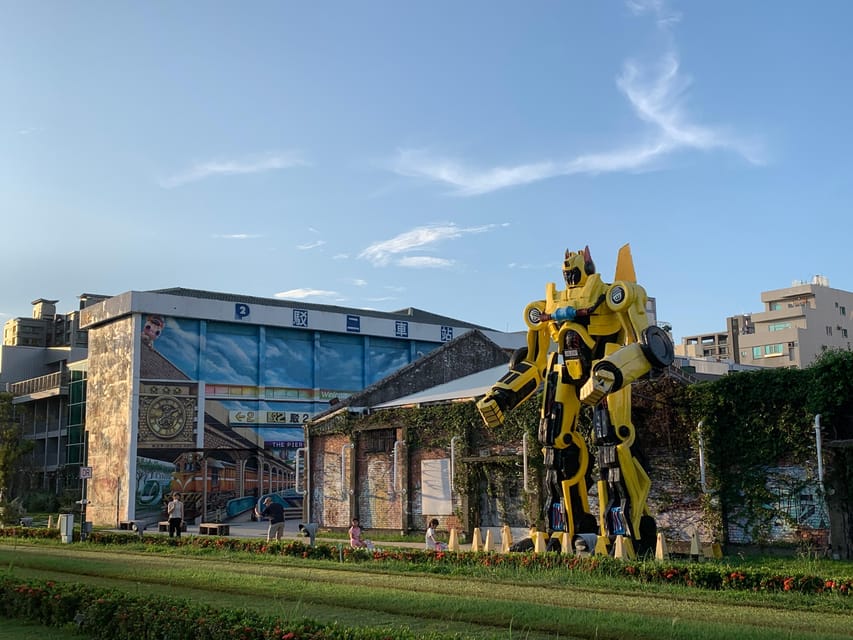 Kaohsiung Private Tour - Discover Local Hidden Gems - How much walking and transport should you expect?