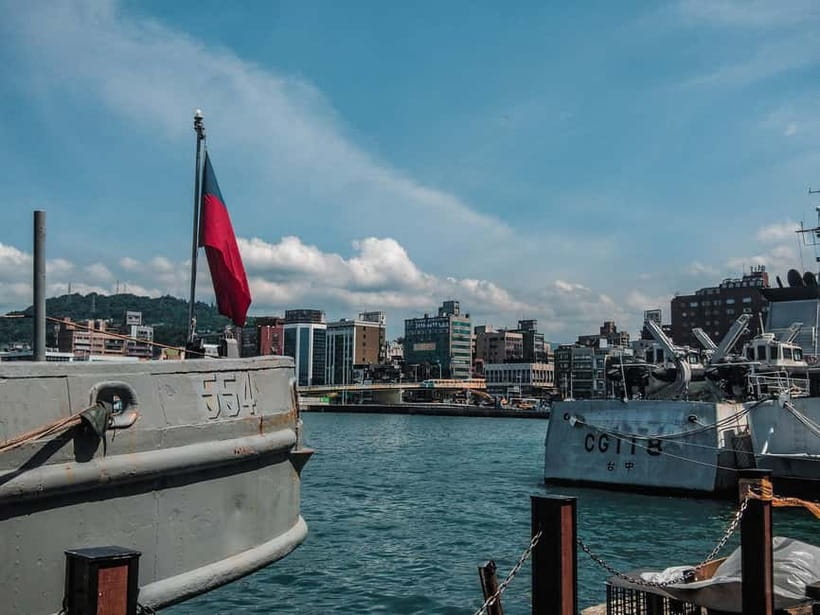 Keelung: Guided Walking Tour with Snacks and Drink - Key Details Before You Book
