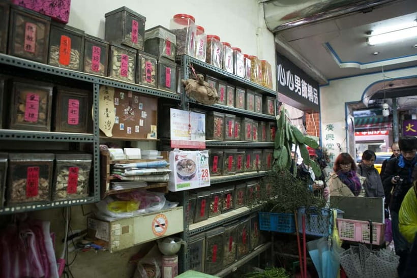 Keelung: Guided Walking Tour with Snacks and Drink - Herb Alley and the Sensory Side of the Walk