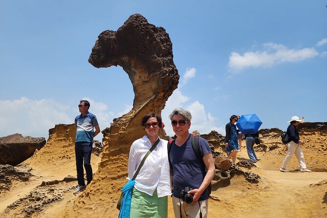 Keelung port pick up day tour ( private group) - Yehliu Geopark and the Queen’s Head