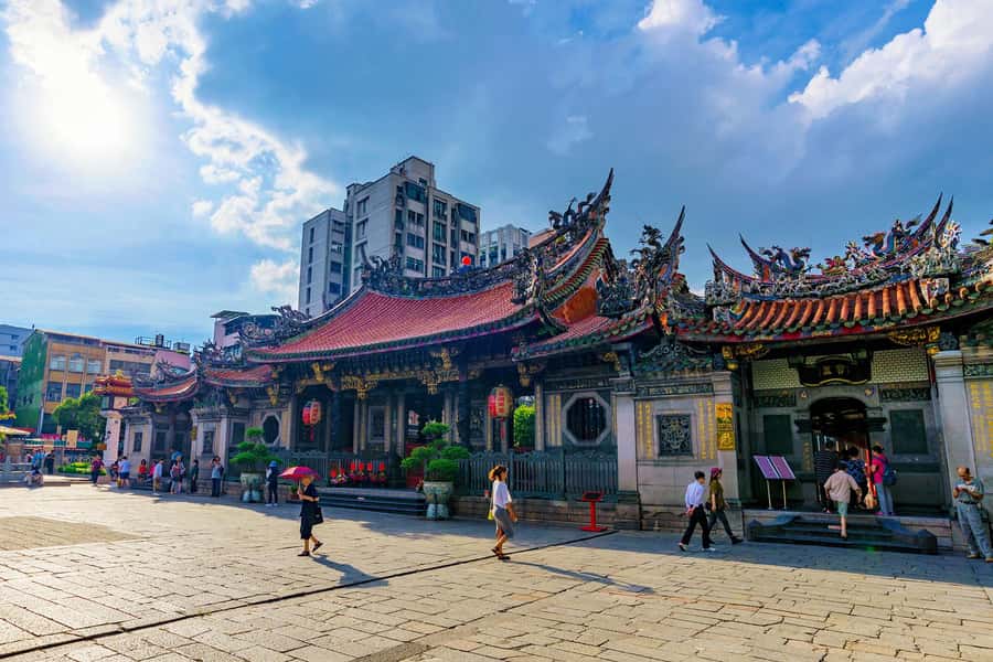 ️ ️ Keelung Shore Excursion 6-Hour Taipei City Tour - Huaxi Street Night Market and the case for bringing cash