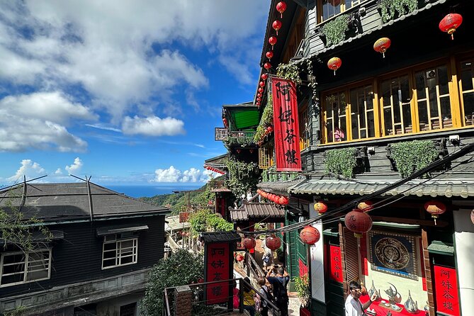 Keelung Shore Excursion: Jiufen & Shifen Sky Lantern Private Tour - Weather, walking, and cruise-day planning