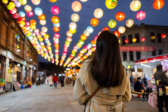 Keelung Shore Excursion Private 8-Hour Taipei Urban Adventure! - Longshan Temple: Taipei’s spiritual center