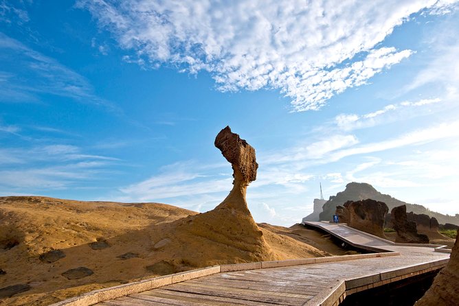 Keelung Shore Excursion: Yehliu Geopark, Jiufen, Houton Cat Village Private Tour - Price, timing, and who gets the best value