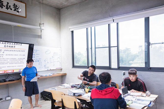 Kenting, Taiwan|PADI Basic Diving License Course|Taiwan Diving Open Water Course - Food, facilities, and the practical side of the center