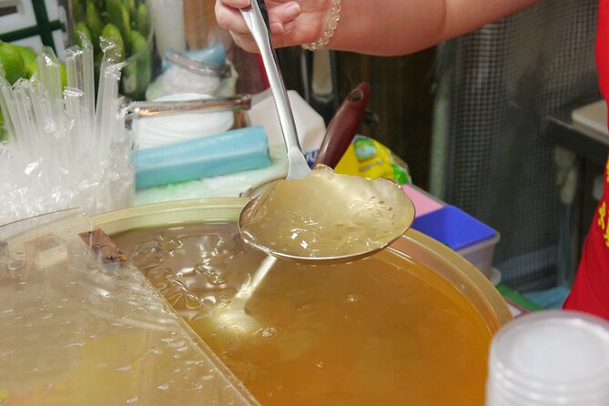 Local Favorites: Taiwan Night Market Food Tour in 2 hours - Who will enjoy this food tour most?
