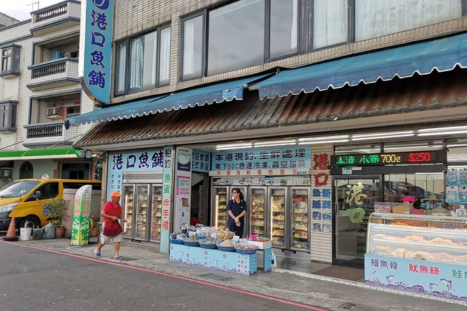 Northern Taiwan Private Adventure: Yehliu, Jiufen, & Pingxi - Yehliu Geopark: Taiwan’s Most Playful Rocks