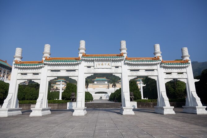 One-Day Historical and Heritage Tour in Taipei - Fifteen minutes at Four Four South Village