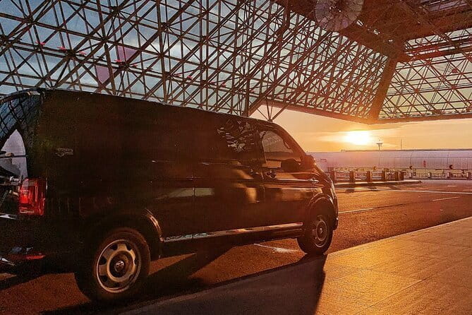 One-way Private Transfer between Jiufen and Taipei - Who gets the most from this private transfer?