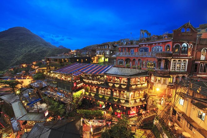 [private] 8-Hour Customize Your Amazing Private Taipei Day Tour - Longshan Temple and Taipei’s older character