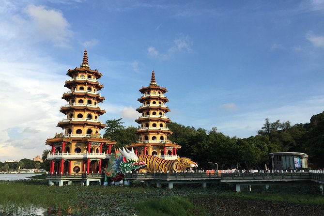 Private Classic Kaohsiung Day Tour - Dragon Tiger Tower at Lotus Pond