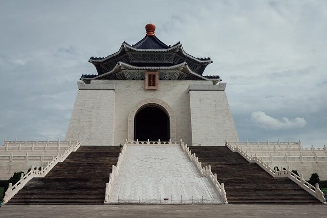 Private Cruise Tour from Keelung: Trip to Taipei - Din Tai Fung lunch and the famous xiaolongbao