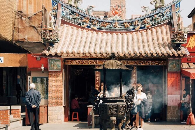 Private Cruise Tour from Keelung: Trip to Taipei - Leaving Keelung for Taipei