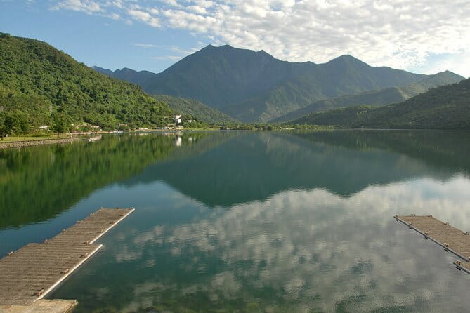 Private East Coast & Jade Hunting Day Tour with Local Expert - Liyu Lake Brings the Day Back Inland