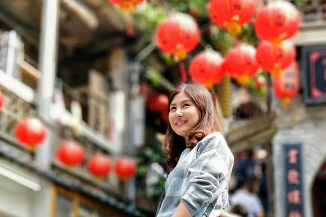 Private Jiufen & Pingxi Day Tour with English-Speaking Guide - The mineral colors of Golden Waterfall
