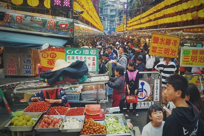 Private Keelung Food Tour with Local Markets & Tastings - Why this three-hour Keelung walk works