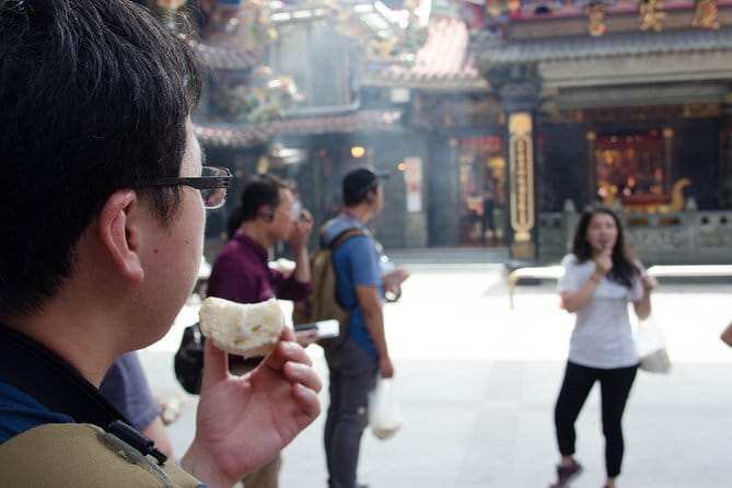Private Keelung Food Tour with Local Markets & Tastings - Ren’ai District: fish market and Ching-an Temple