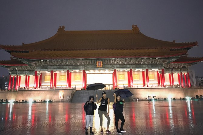 Private Night Tour of Taipei - Dalongdong Baoan Temple, Taipei’s detailed first stop