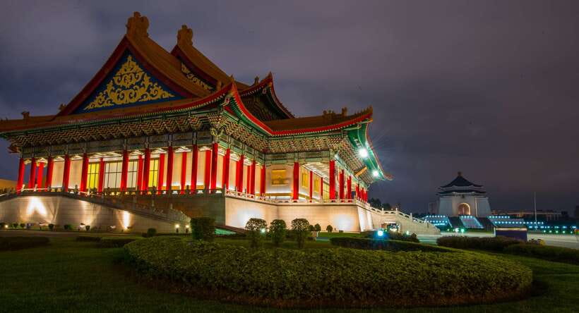 Private Night Tour: Taipei City Highlights - Liberty Square makes an excellent nighttime photo stop