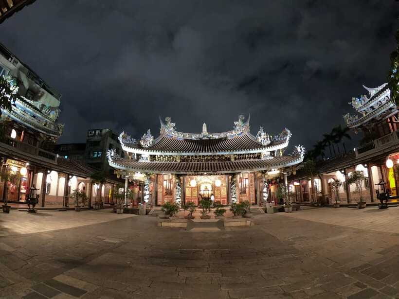 Private Night Tour: Taipei City Highlights - Who should book this private night tour?