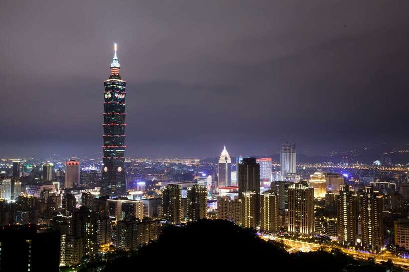 Private Night Tour: Taipei City Highlights - Baoan Temple brings the evening down to a human scale