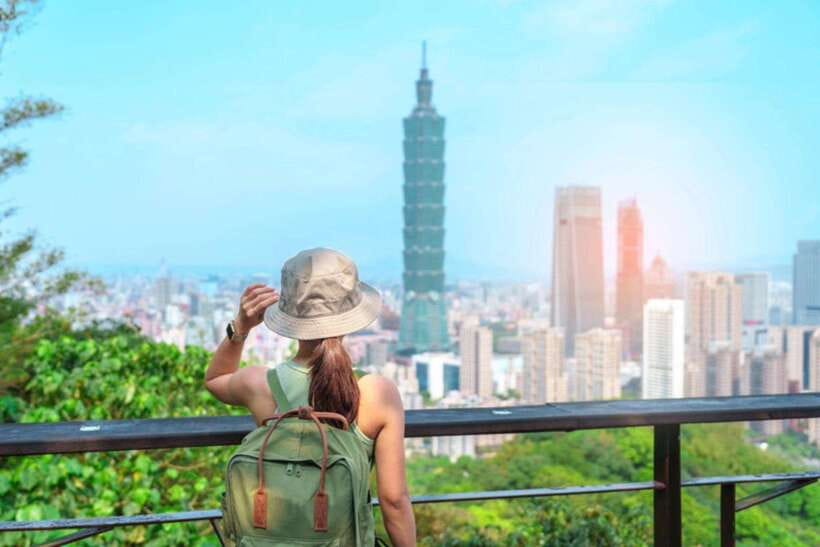 Private Taipei City Layover Tour from TPE Airport - Food stops that make the tour feel local